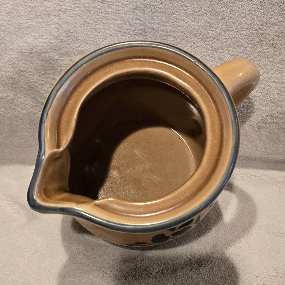 Pfaltzgraff Village Stoneware Teapot with Lid 40 oz Tan Brown Folk Art 550 USA